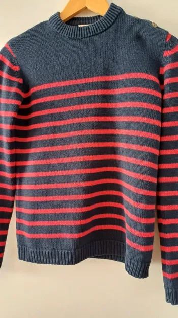 Pull tape à l'œil taille 14 ans