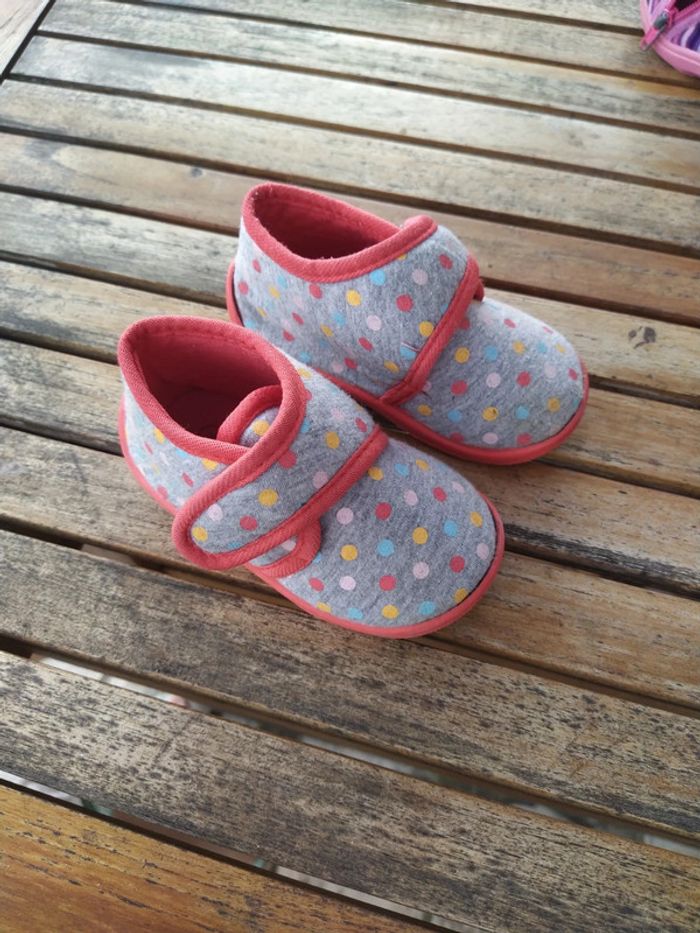 Chaussons taille 20