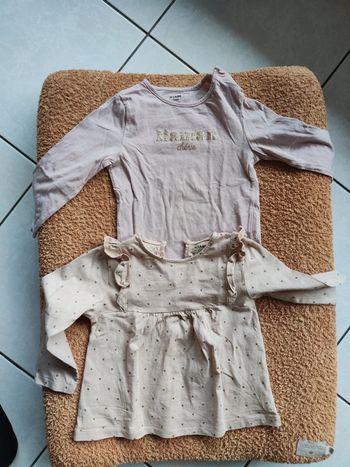 Lot de 2 t-shirts Taille 24 mois 2 ans Kiabi