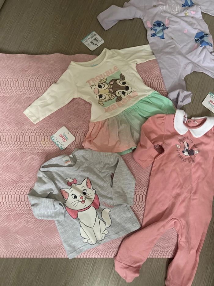 Lot Disney 6 mois neuf avec étiquette - photo numéro 2