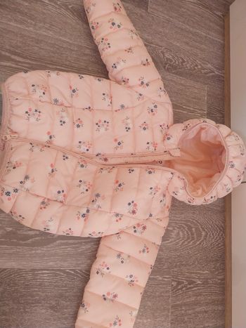 Doudoune rose à fleurs 3 ans