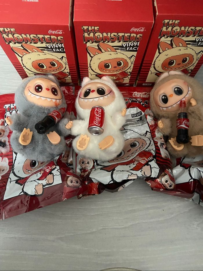 3 labubu coca cola neuf,boîte et sachet fermé