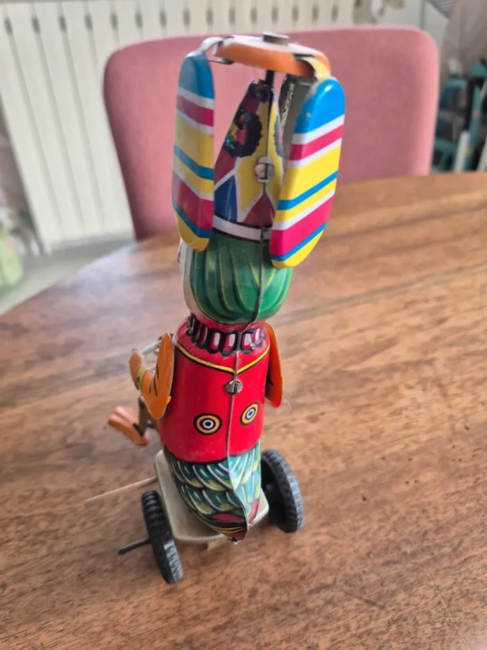 Ancien canard en tôle sur son tricycle - photo numéro 6