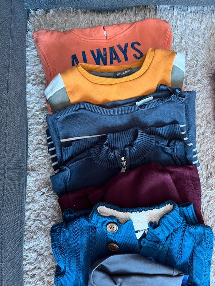 Lot vêtements 24 mois - photo numéro 2