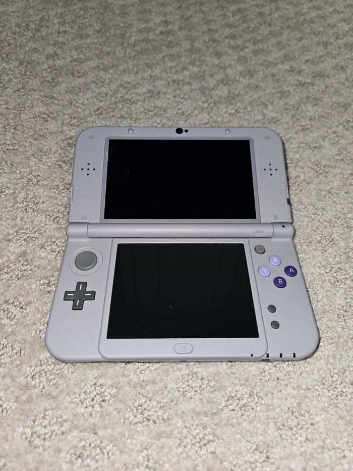 Nintendo New Nintendo 3DS XL Édition SNES Gris - photo numéro 4