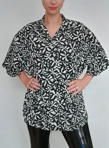 Chemise fleurie loose noire et blanche taille 42