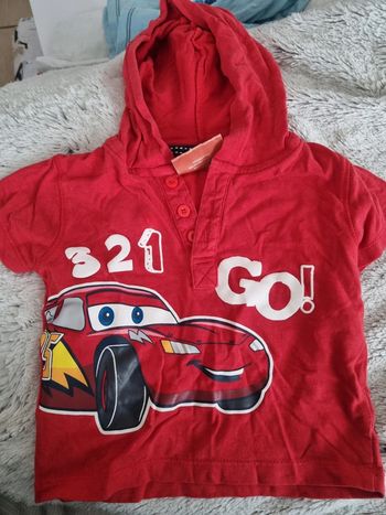 Tee shirt cars rouge taille 12 mois