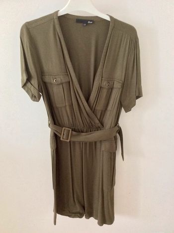 Robe kaki