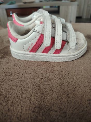Basket Superstar bébé fille taille 19