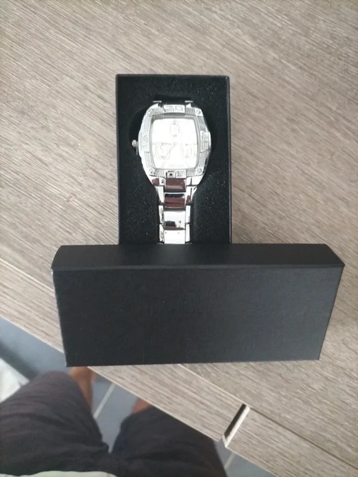 Montre neuve