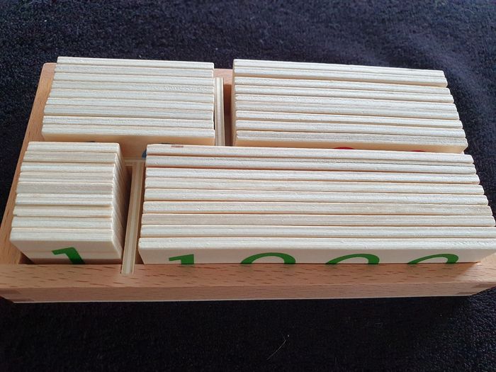 Cartes numérotées en bois méthode montessori - photo numéro 2