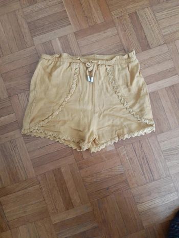 Short léger 9 / 10 ans moutarde primark neuf