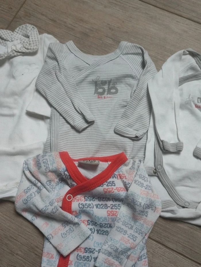 Lot de bodys ML 1 mois - photo numéro 2