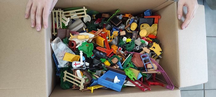 Carton de 7.5 kgs de playmobil en vrac - photo numéro 3