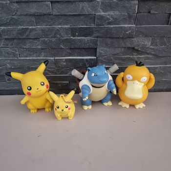 Lot figurines pokemon 