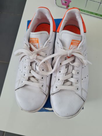 Adidas stansmith blanche et orange fluo