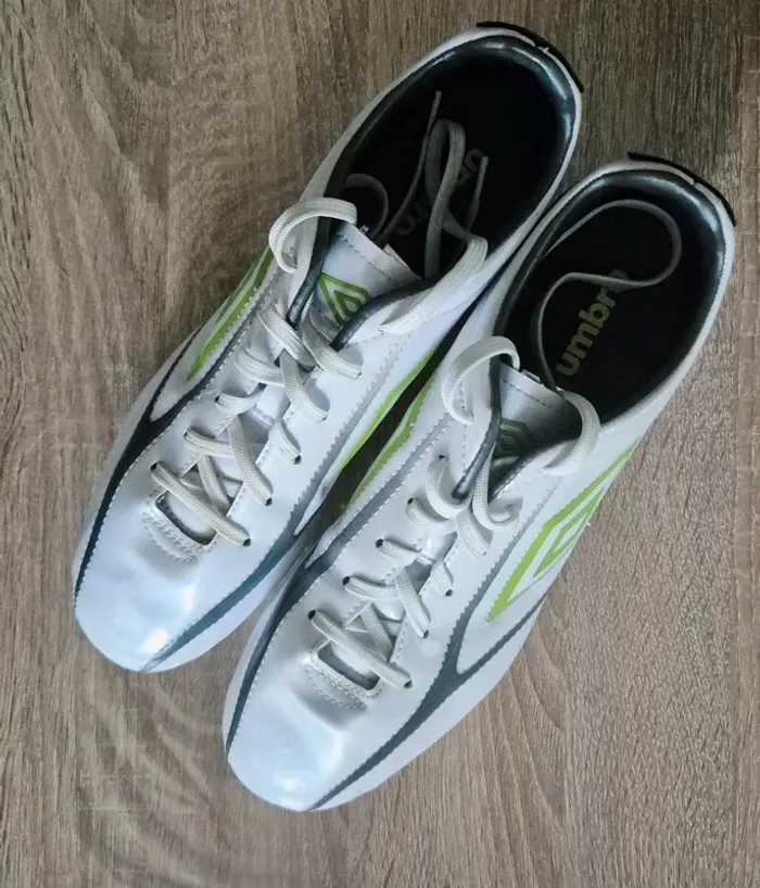 Paire de chaussures de football Umbro - photo numéro 3