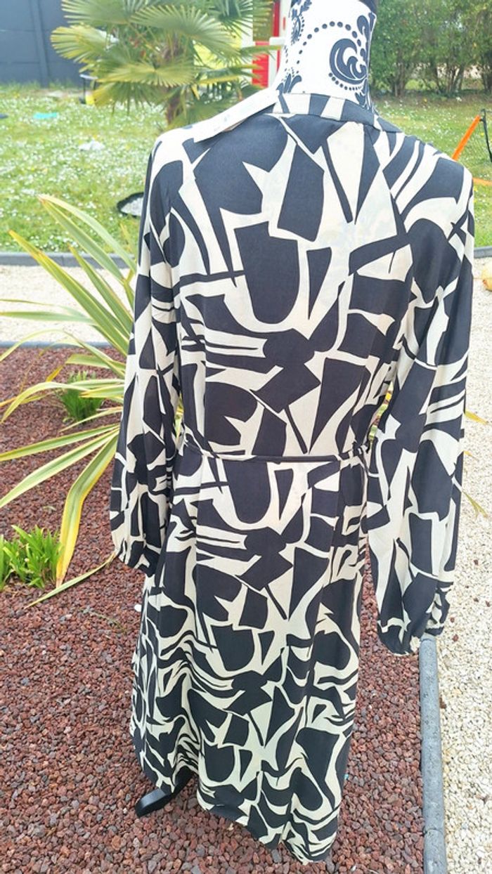 Magnifique robe longue à motif géométriques taille 40 neuve - photo numéro 4
