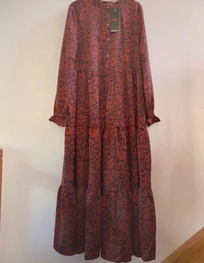 Robe longue Levis taille XS Neuve Convient à un S ou taille 36