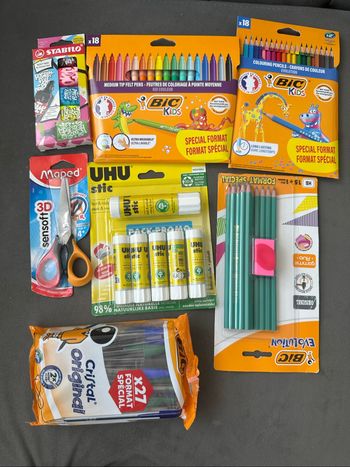 lot de 7 fournitures scolaires