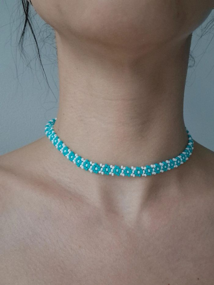 Parure en perles motif fleurs - photo numéro 4