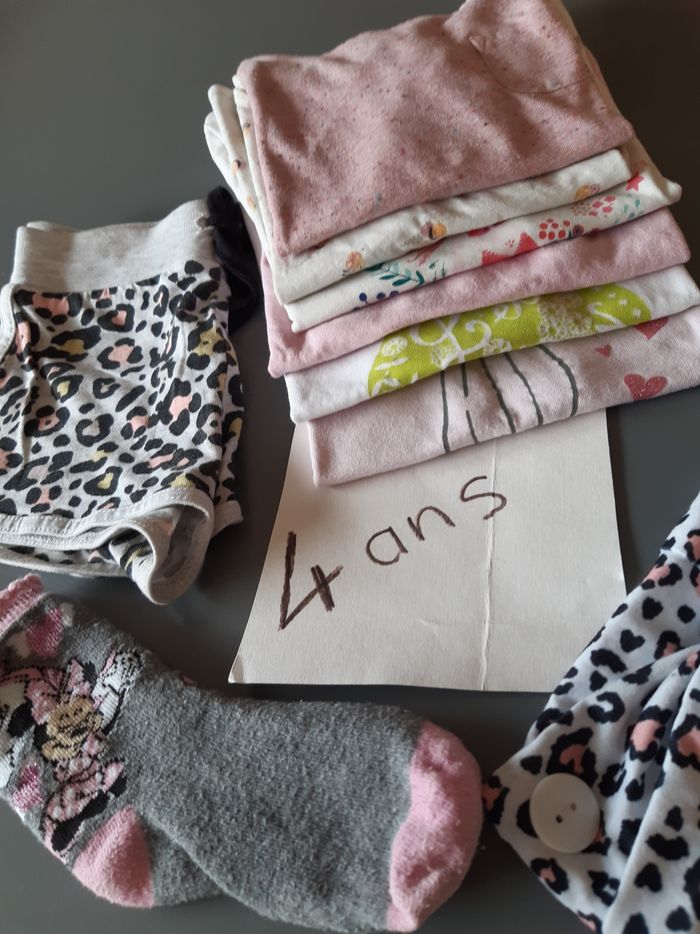 lot fille été 4ans : tee-shirts et shorts - photo numéro 8