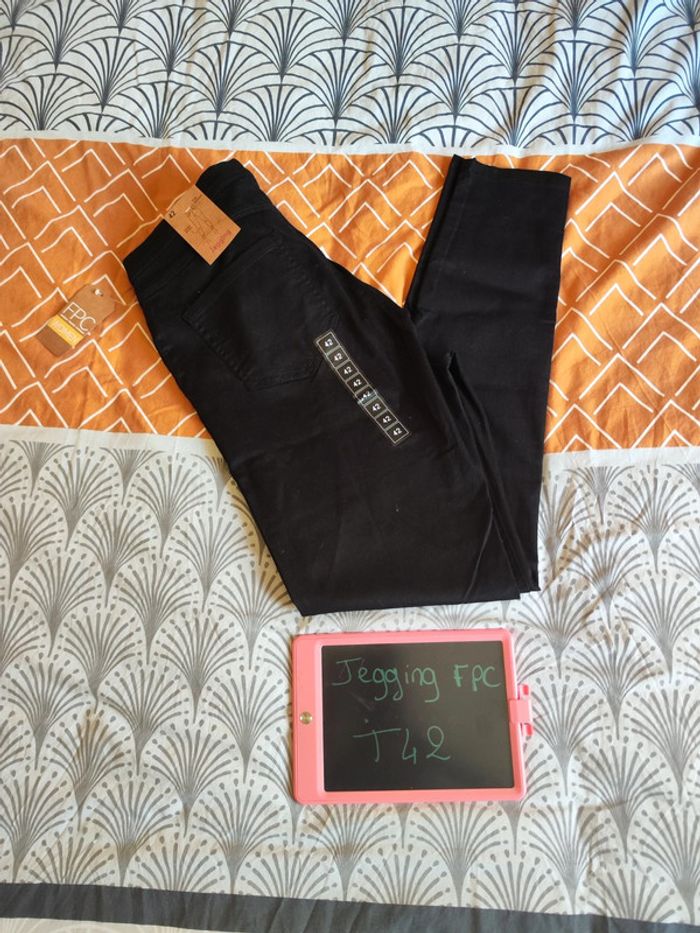 Jegging neuf taille 42
