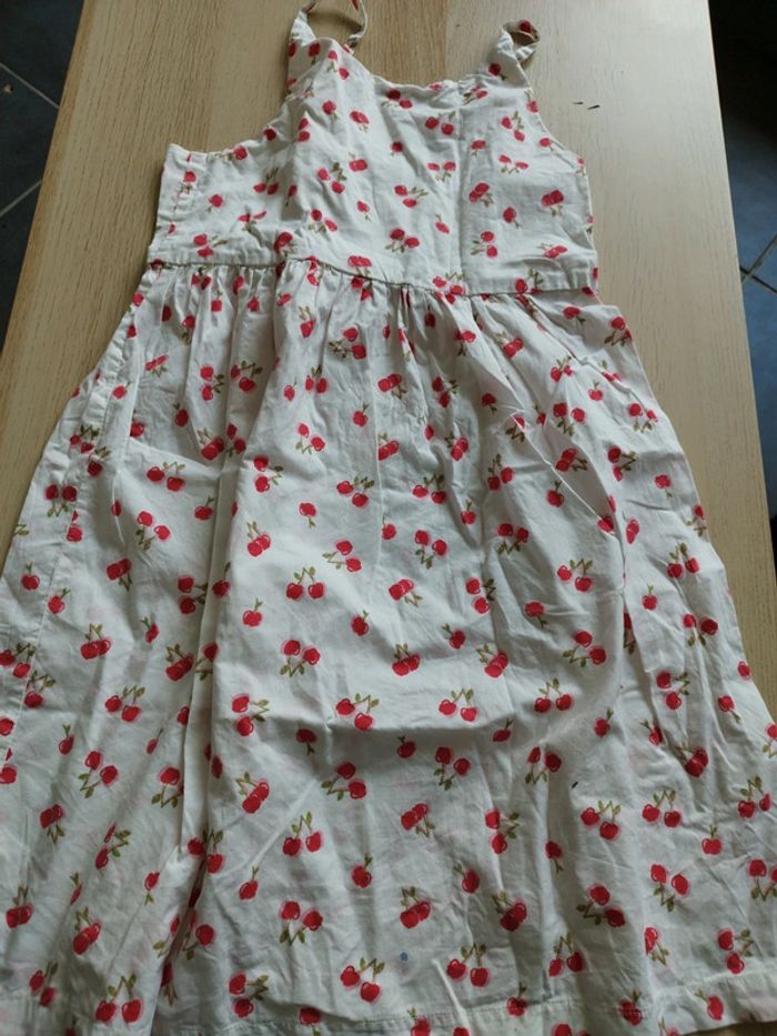 Robe cerise 🍒 - photo numéro 2