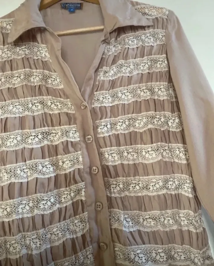 Chemise blouse dentelle vintage Tentation taille 38 - photo numéro 3