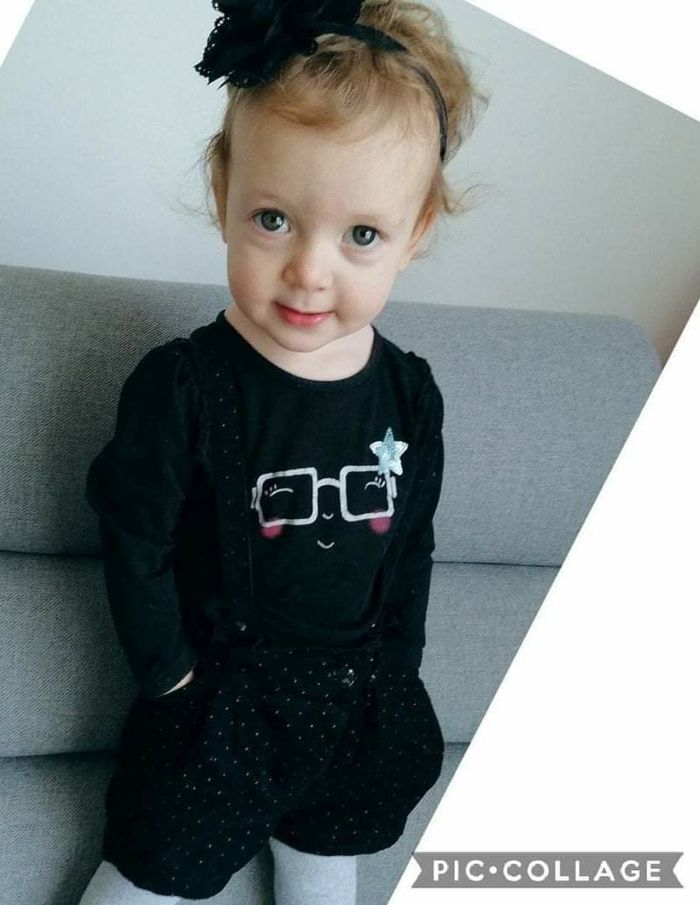 18 mois bébé fille ensemble tape à l'oeil t-shirt et short à bretelle