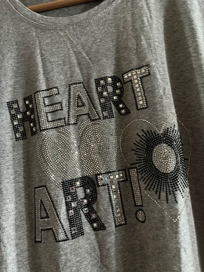 TEE shirt heart art en XL - photo numéro 3