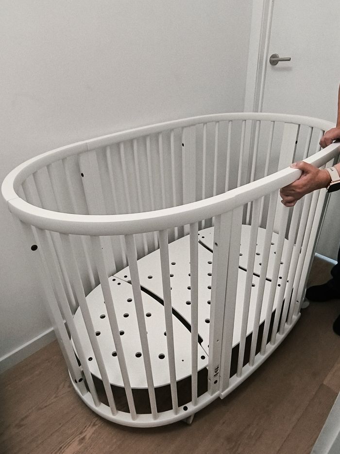 Berceau/lit évolutif blanc de la marque Stokke ( de 0 mois à 5 ans) - photo numéro 2