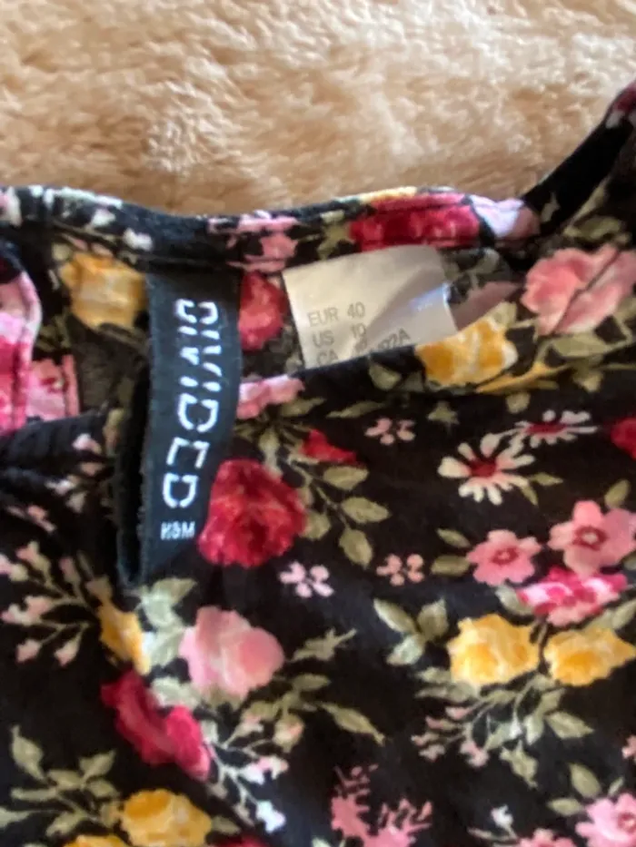 Petite blouse courte fleurie h&m - photo numéro 3