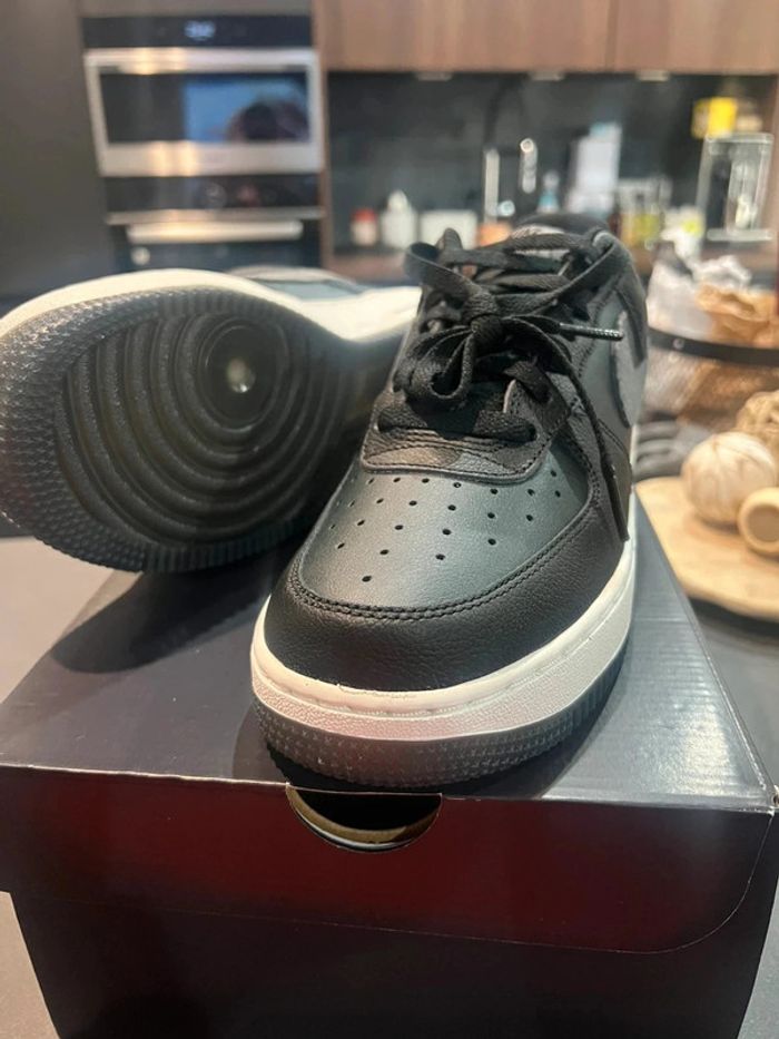 Nike Air Force 1 Noires & Grises - Taille 40 - photo numéro 4