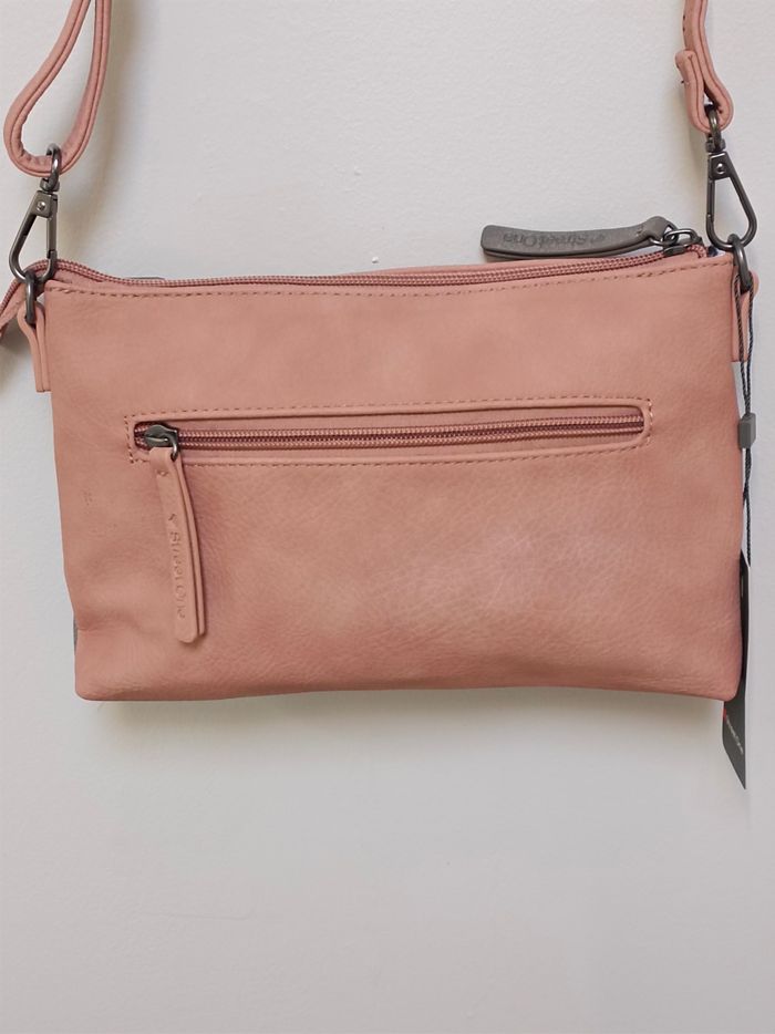 Sac à main fermeture zippée de marque street one neuf jamais porté 
Dimensions 26 x 17 cm 
1 poche zippée à l'intérieur et 1 normale 1 poche zippée à l'extérieur 
envoi rapide - photo numéro 2