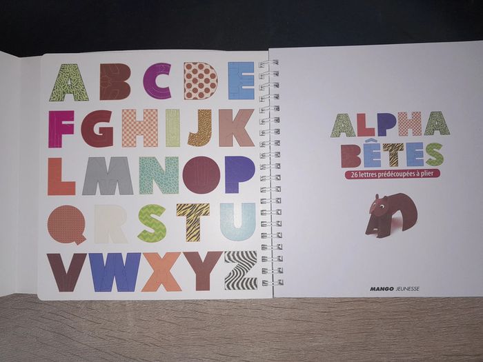 livre alphabêtes - 26 lettres prédécoupées à plier - photo numéro 2