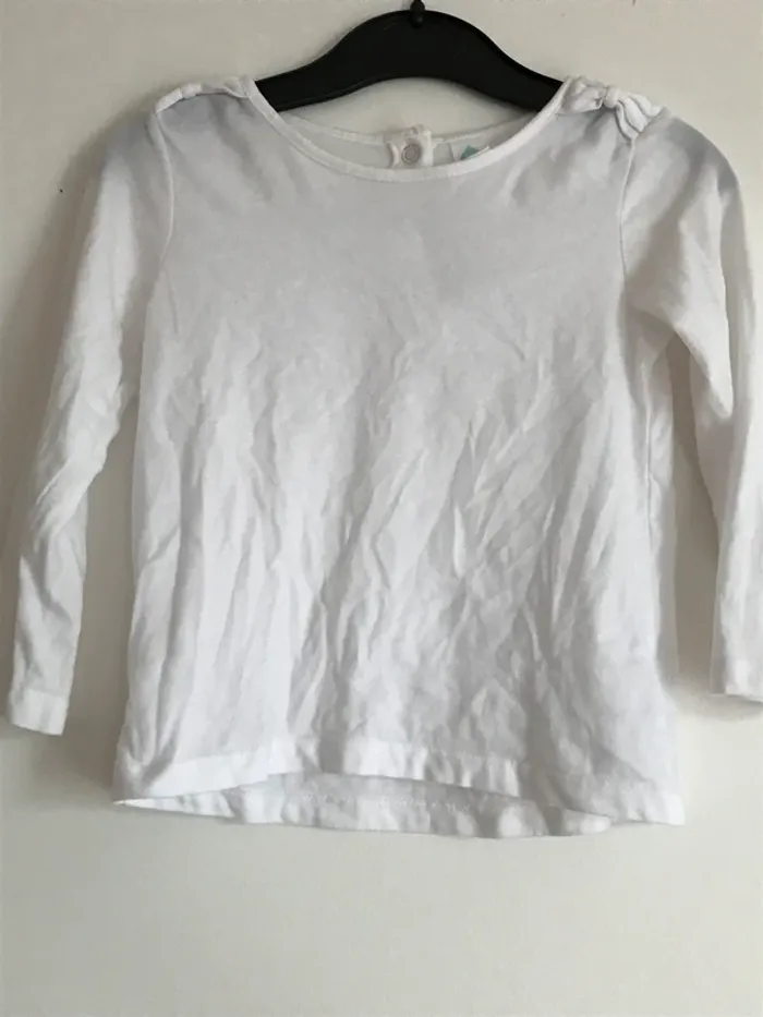 T shirt blanc manches longues 23 mois