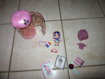 Poupée lol capsule
