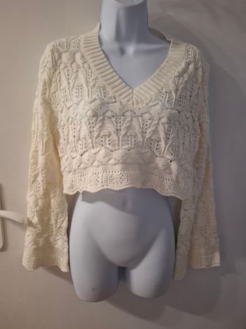 Pull courte ajouré taille 36 en très bon état