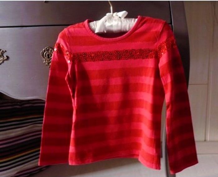 T-shirt Fille Catimini 6 ans rouge strass sequins TBE
