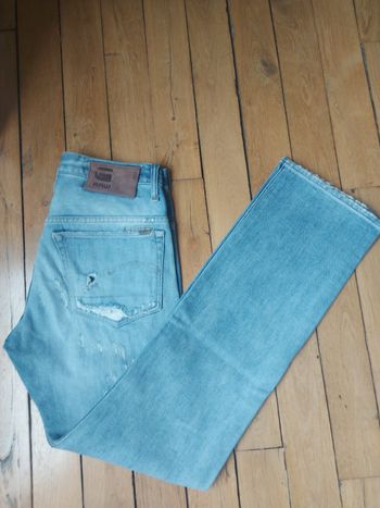 Jean G-Star RAW 3301 Straight
Taille 29/32 - Bleu délavé usé