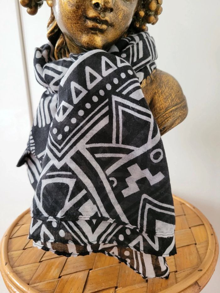 Écharpe foulard noir blanc monochrome motifs géométriques psychédéliques originale - photo numéro 2