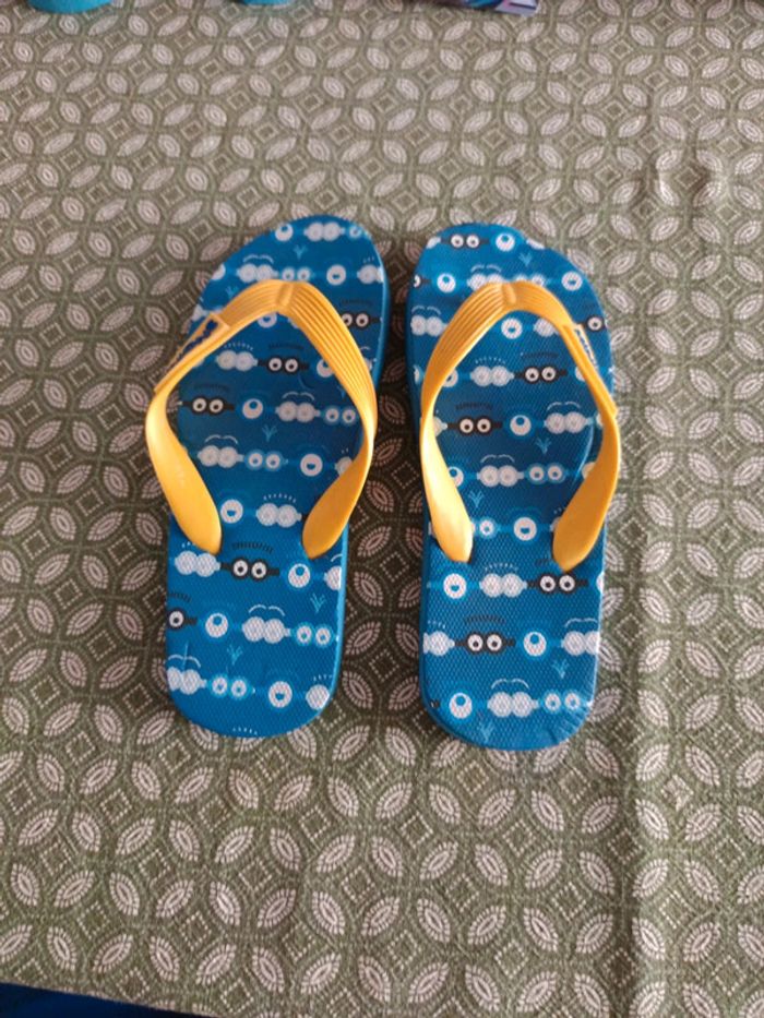 Paires de claquettes neuves taille 30/31 - photo numéro 7