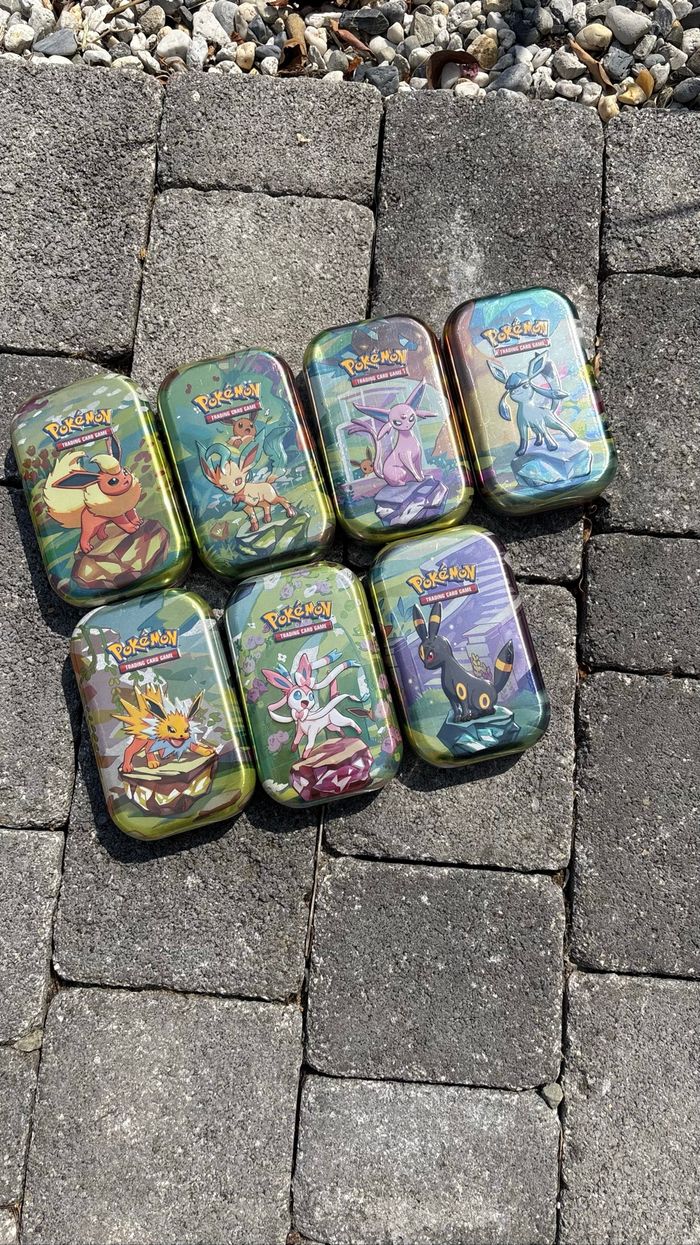 Pokémon Mini Tin EV8.5 Evolutions Prismatiques