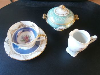 Ensemble à thé en porcelaine