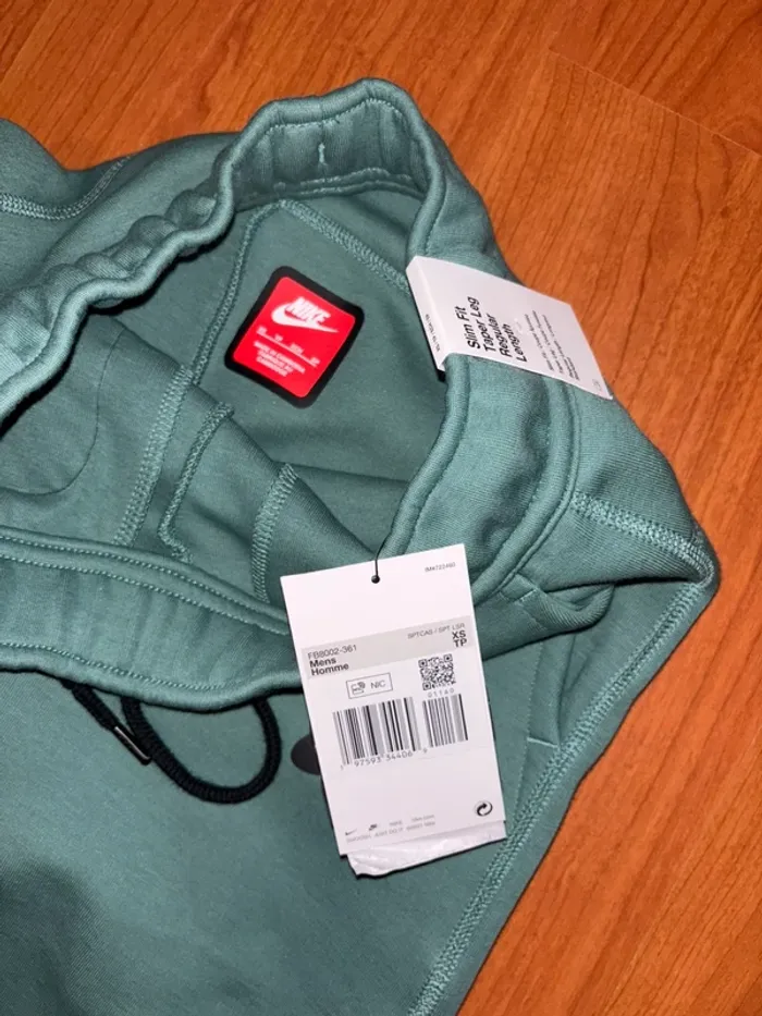 Jogging Nike Tech XS Neuf - photo numéro 3