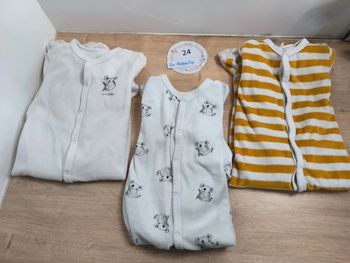 Lot 3 pyjamas 24 mois