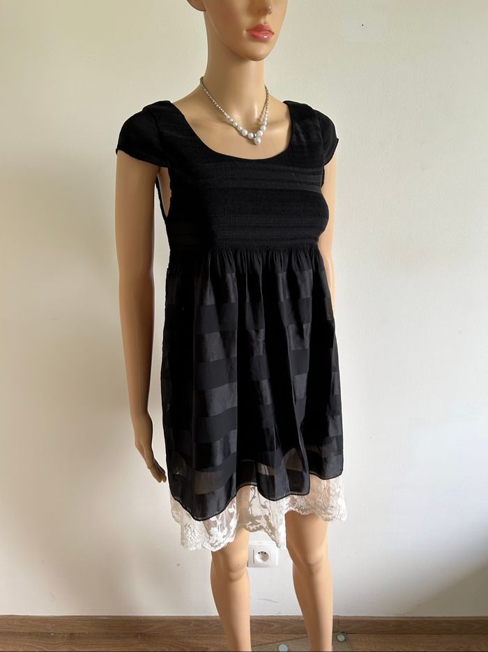 Robe courte noire et blanche Molly Bracken taille M TBE - photo numéro 2