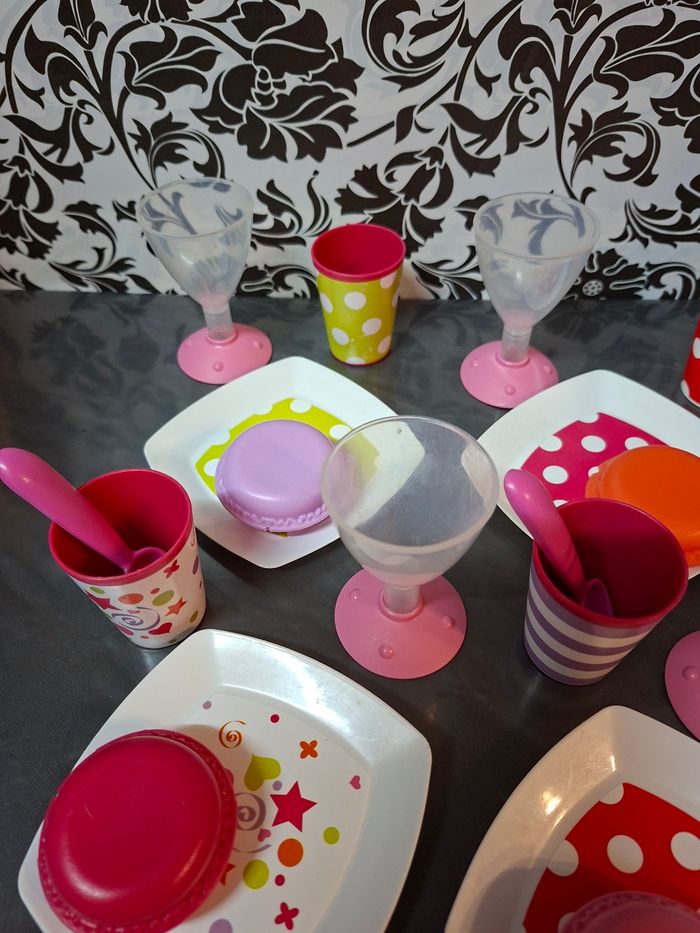 Dinette enfant ensemble anniversaire et macarons - photo numéro 3