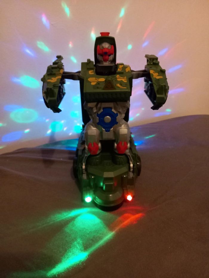 Char robot blindé lumineux sonore - photo numéro 6